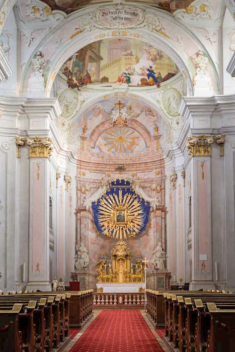 Kirchenschiff der Wallfahrtskirche